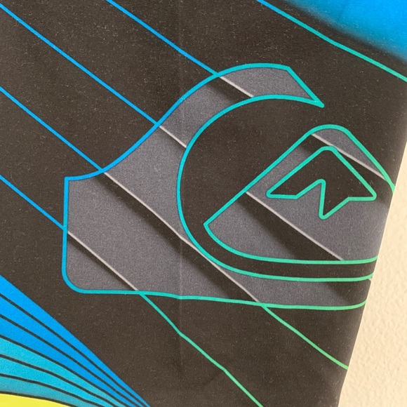 Quicksilver board shorts. Size tag unreadable. - Picture 13 of 16